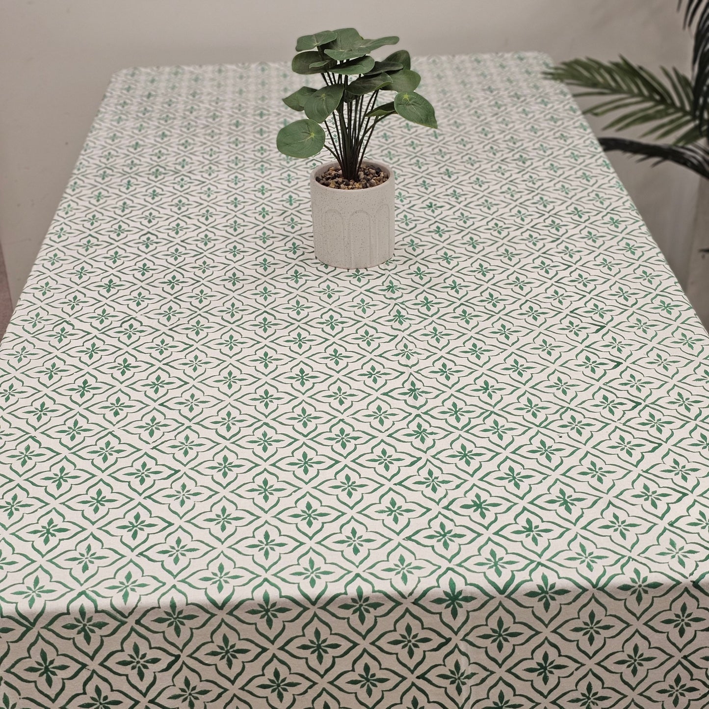 "Emerald Elegance: Green and White Geometric Pattern Table Cloth"