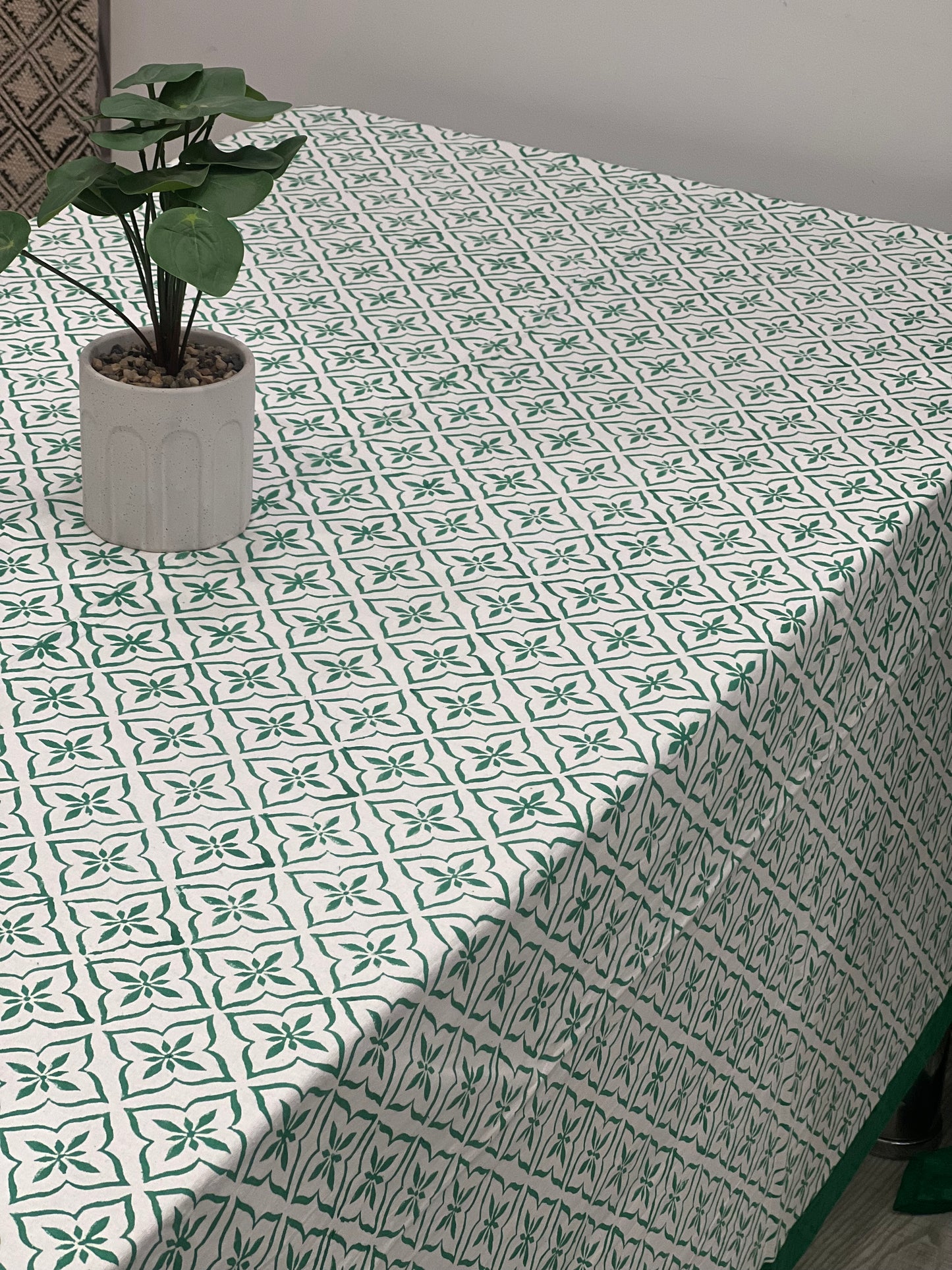 "Emerald Elegance: Green and White Geometric Pattern Table Cloth"