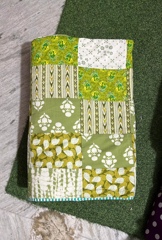 🌿 “Green Sunshine Floral Quilt”