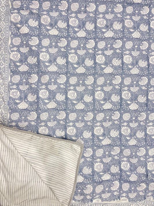 Blueish Grey Harmony Quilt – Soft, Lightweight & Summer-Ready