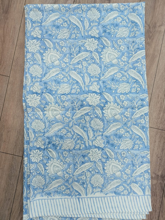 “Ocean Bloom Canvas 8-Seater Tablecloth” 🌊🤍